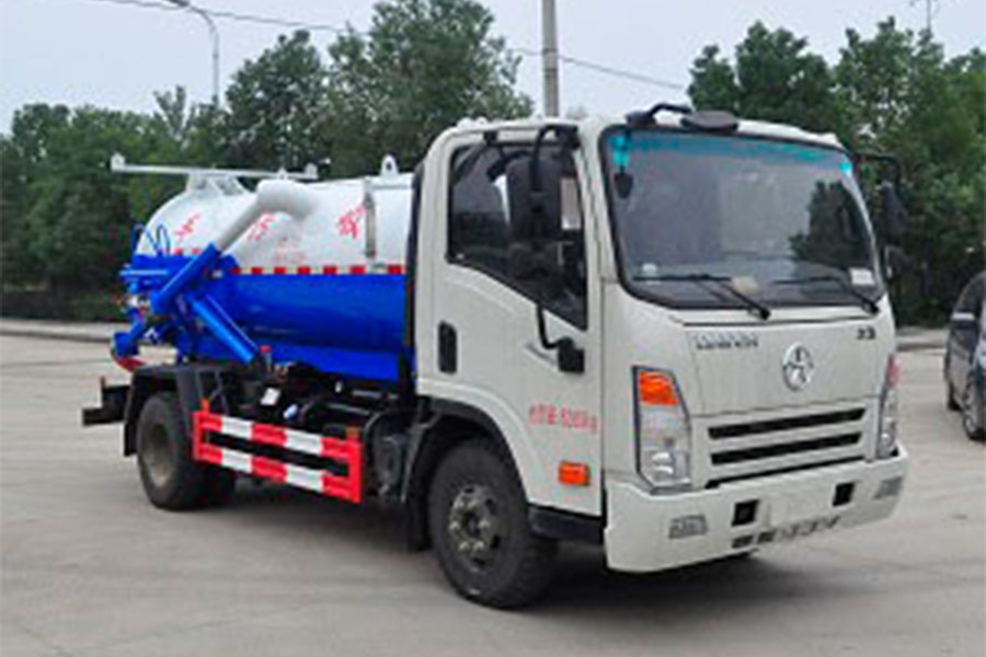  大運(yùn)5方吸污車